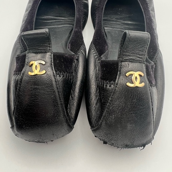 Chanel Black Leather Ballet Flats Camellia - Picture 8 of 10